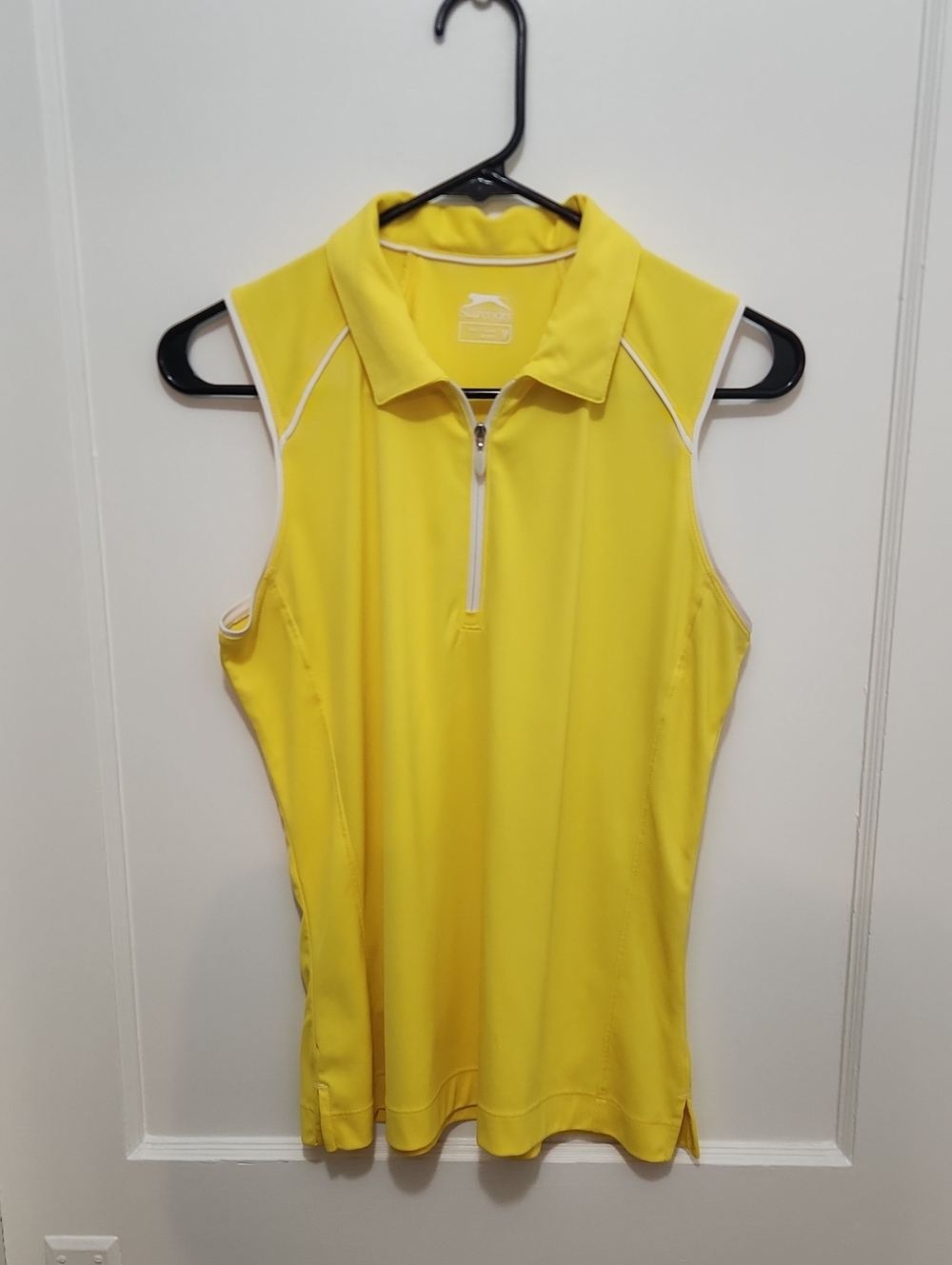 Slazenger Women's Yellow Sleeveless Golf Top Size Medium